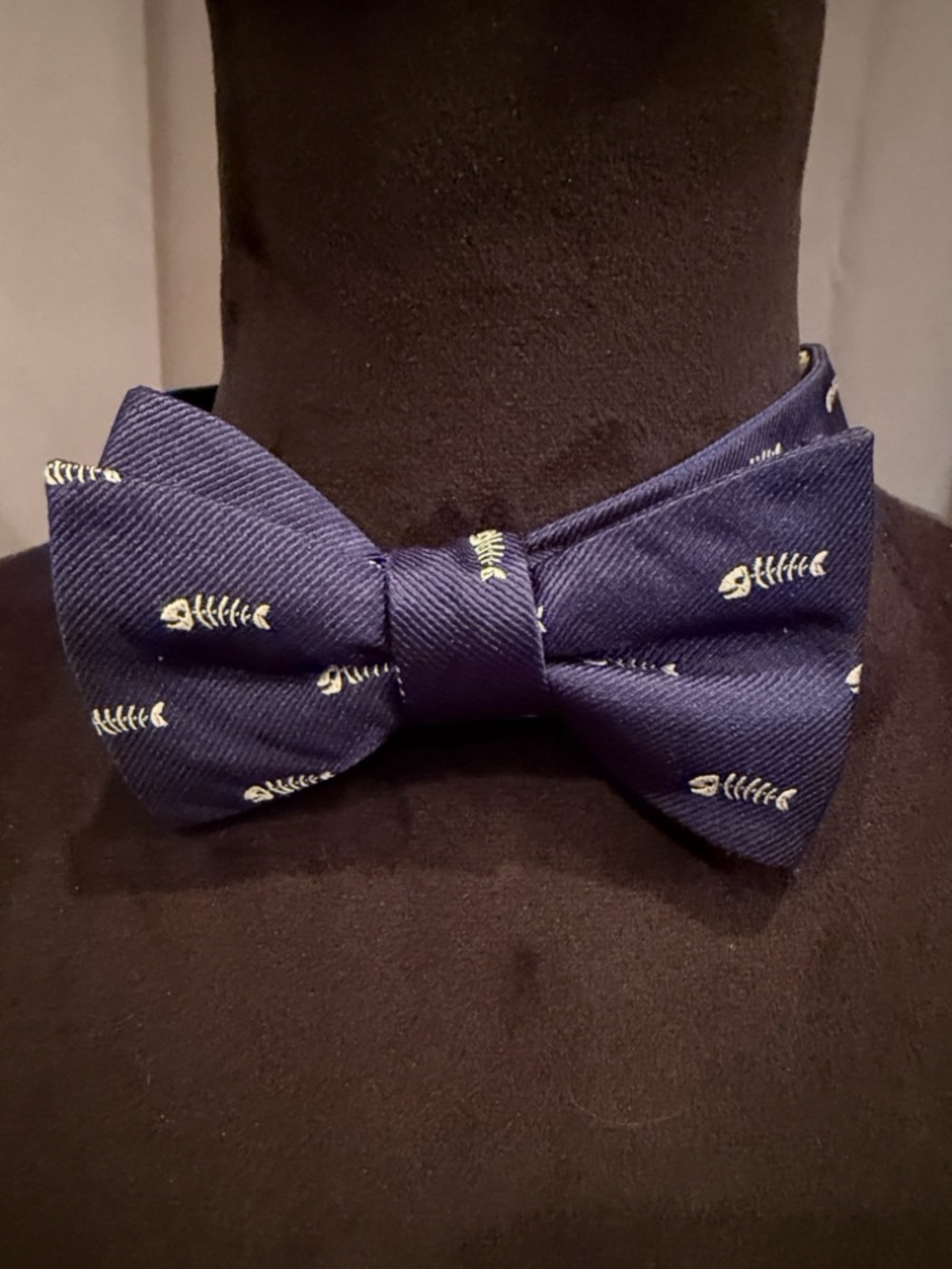 BRAND NEW Classic Navy Fishbone Pattern Bow Tie - Men Accessories